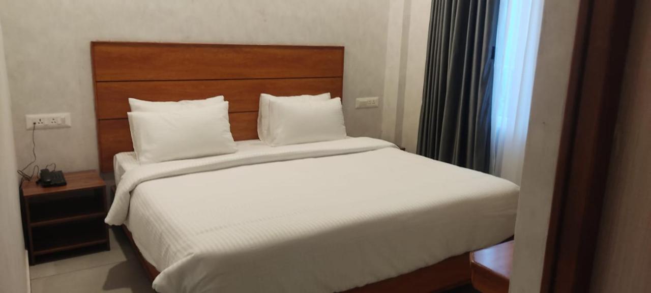 Cr Rivera Hotel Madurai Exterior foto